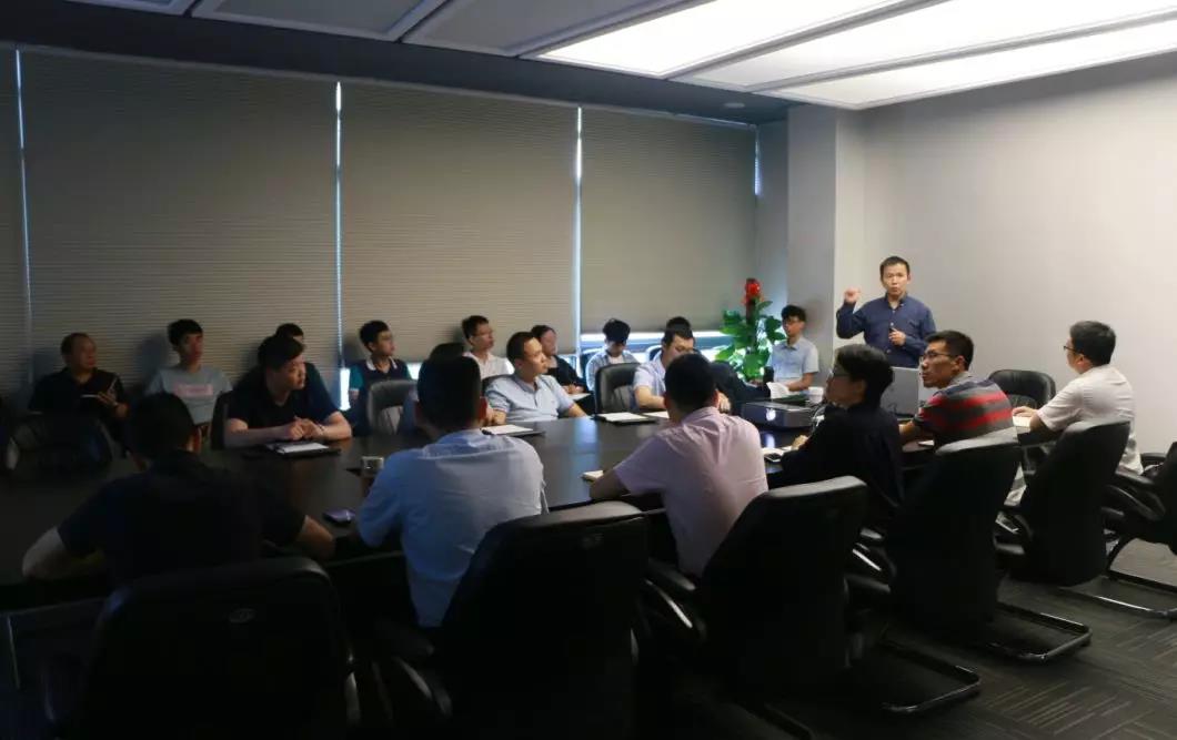 同济大学建设管理与房地产系主任王广斌教授莅临龙8国际电子平台指导、交流